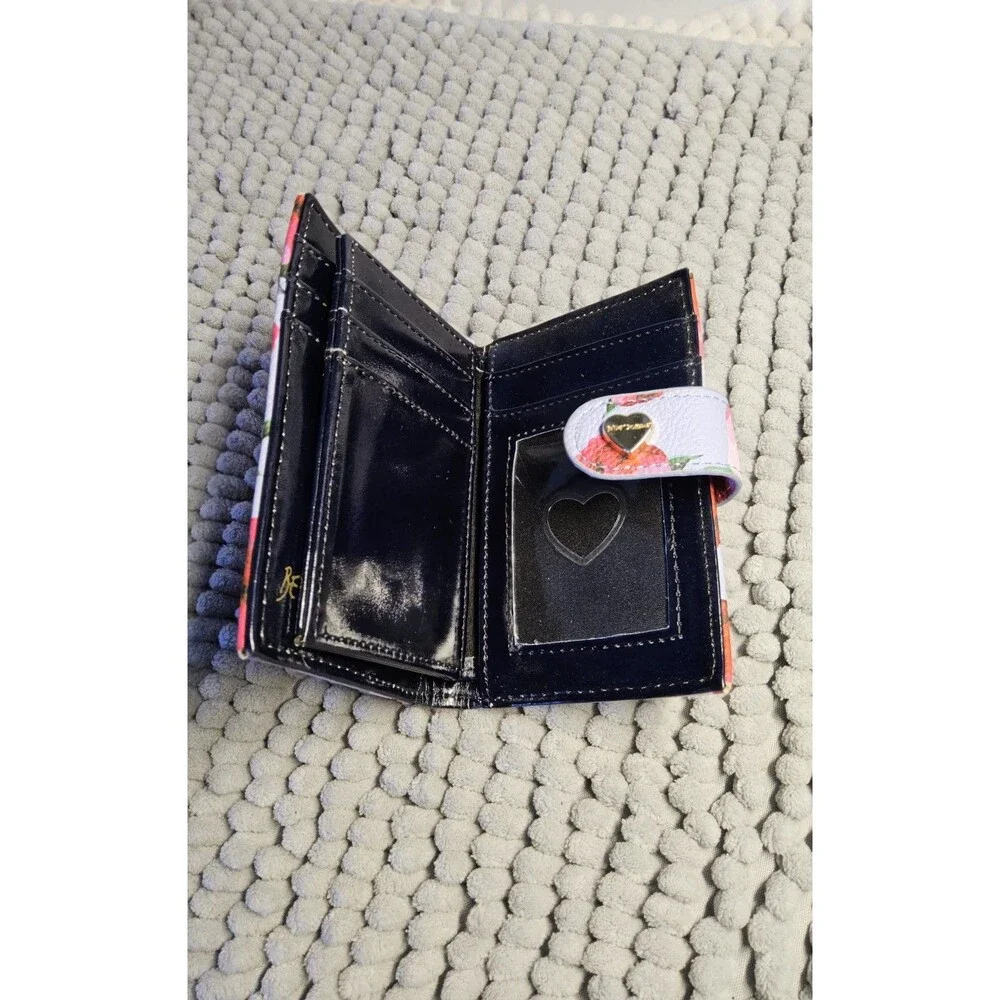 Preloved Betsey Johnson Flap Wallet Lavender  with rose floral pattern